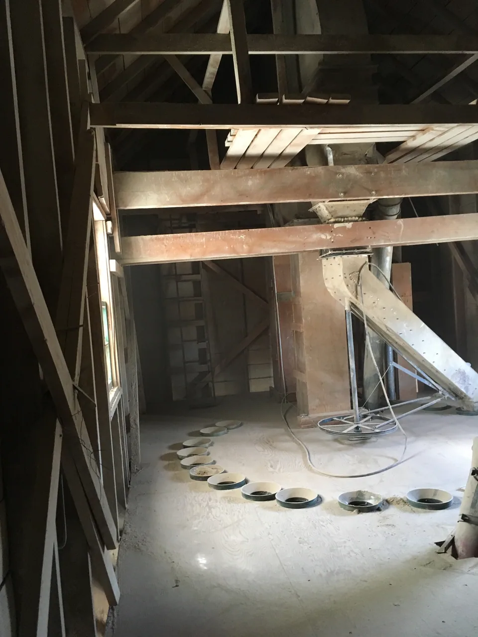 Original timber structure and distributor-platform area