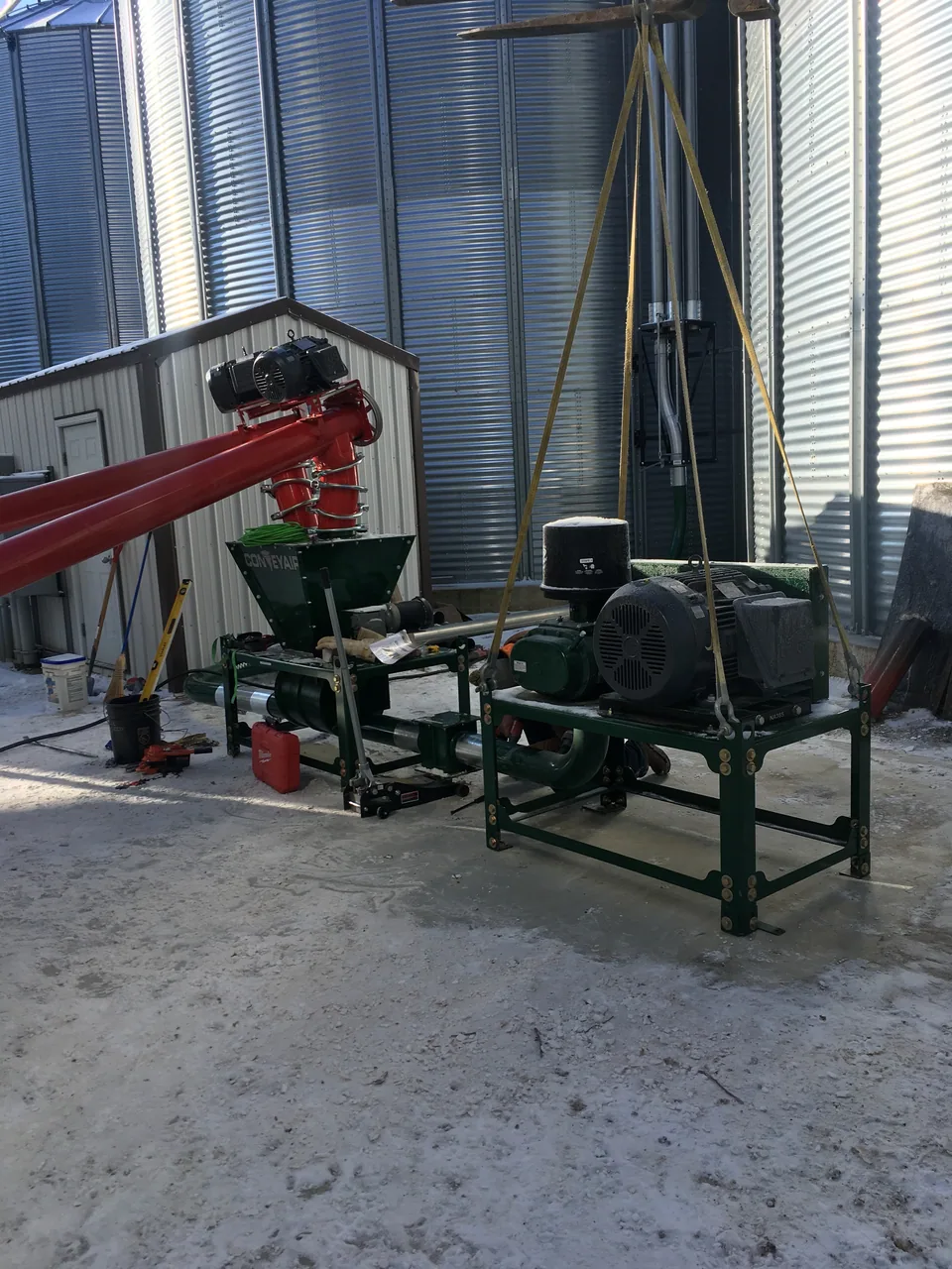 Cooling-bin discharge and blower equipment