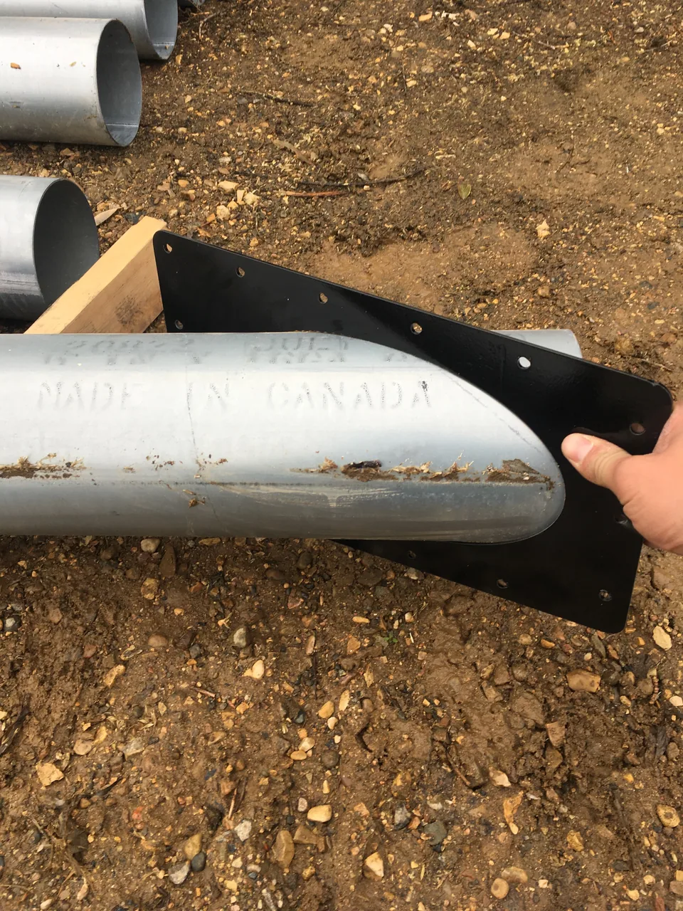 Flanged pipe connection prepared for fit-up